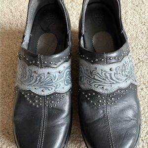 Women’s Ariat Black and Gray Patterned Slip-On Shoes
